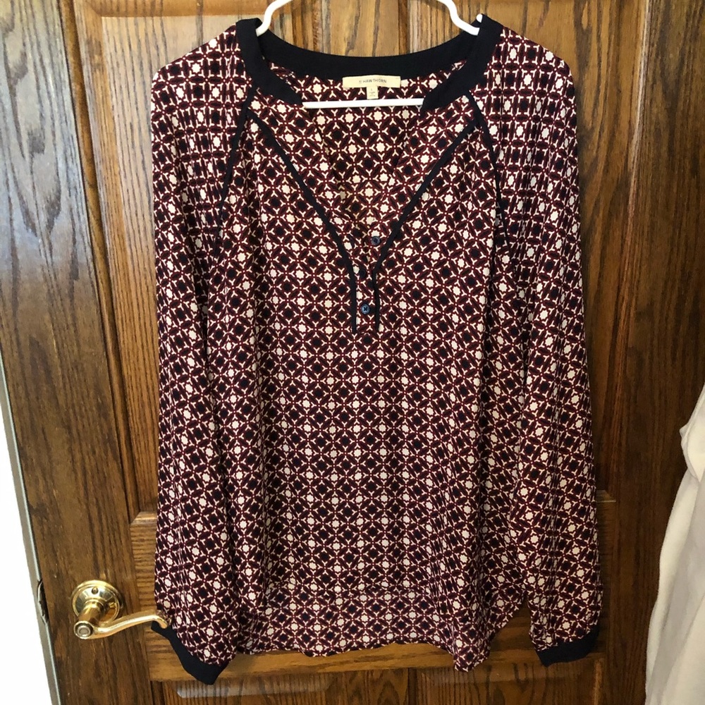 long sleeve blouse w pattern and buttons